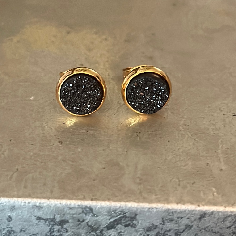 Pair of pierced black and gold plated druzy posts 1/4” very nice looking on